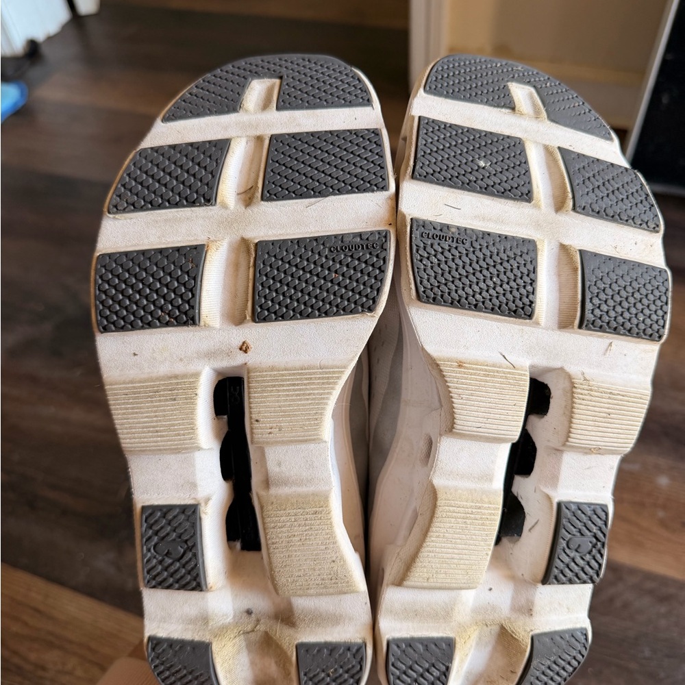 On Running Women's Cream and Black Athletic Shoes - Picture 6 of 11